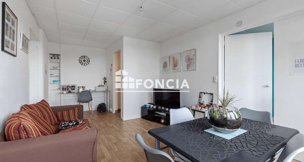 Appartement à MONT-SAINT-AIGNAN