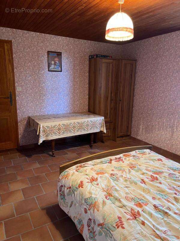 Maison à SAINTE-MERE