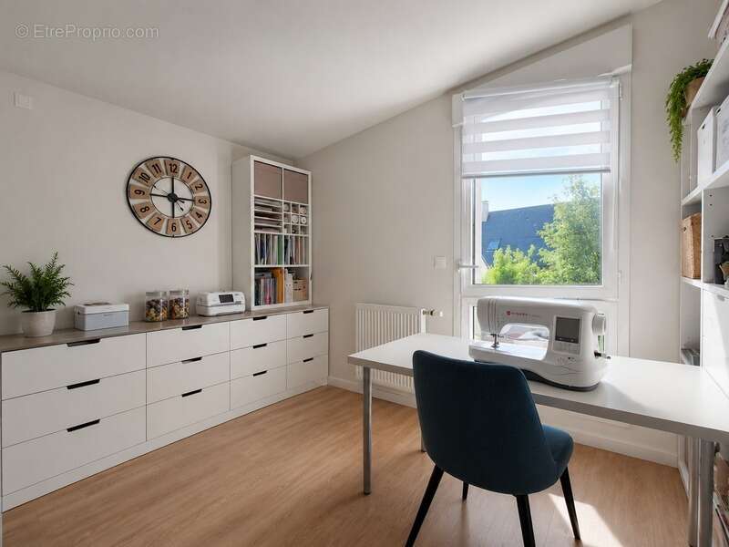 Maison à vendre maison contemporaine 6 pièces SAINT BERTHEVIN (53) - photo 12