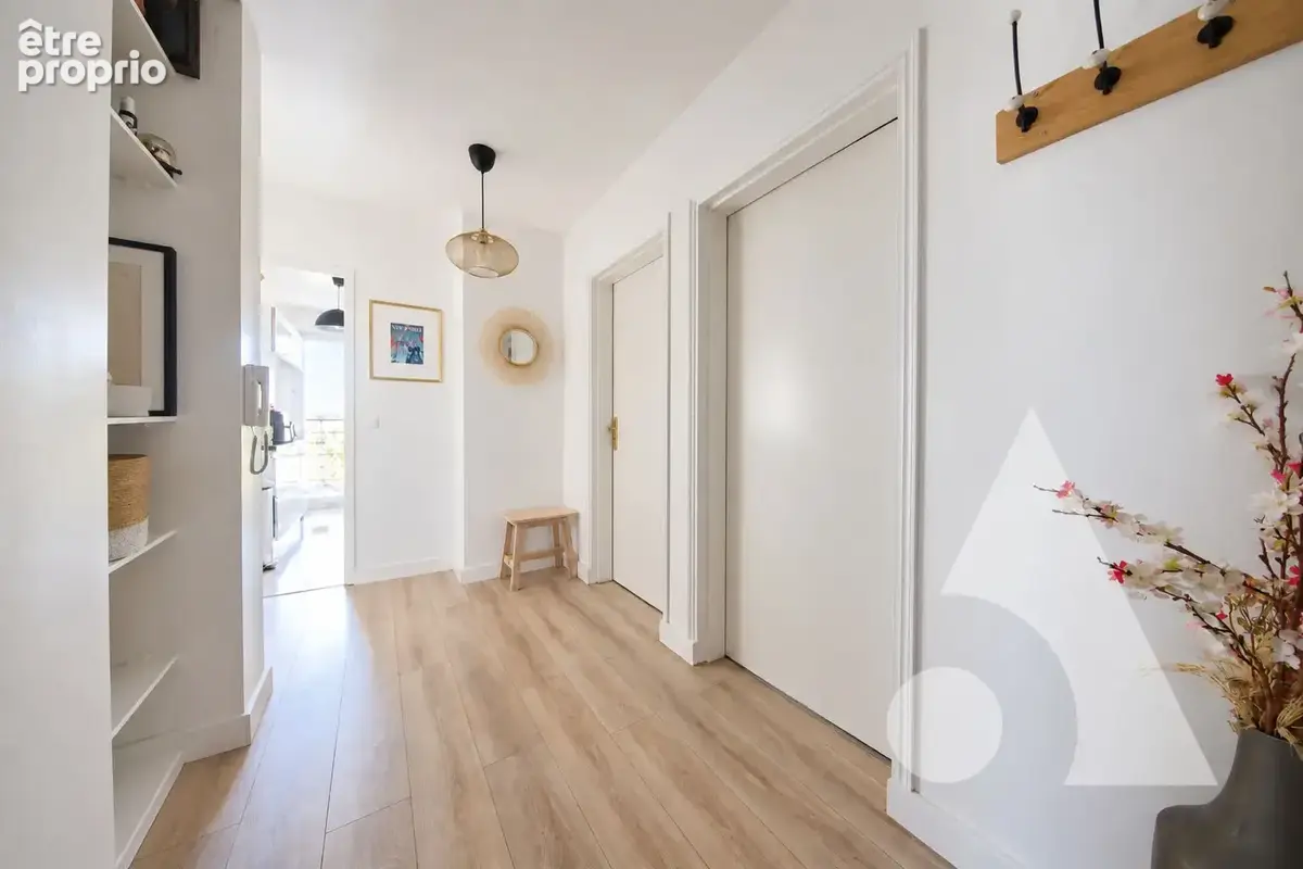 Appartement F3 avec terrasse - Le Clos de la Régale - photo 8