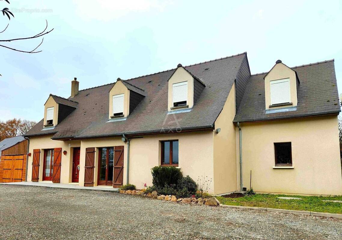 Maison à CHATEAUNEUF-SUR-SARTHE