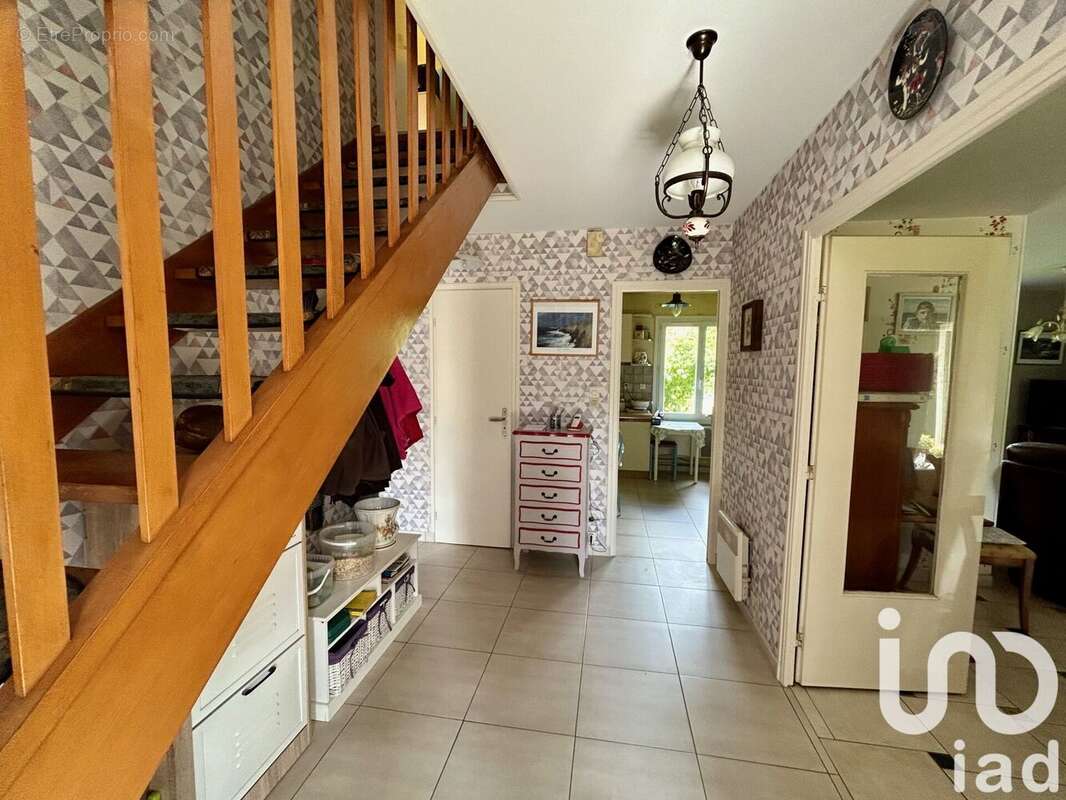 Maison 125 m² à La Breille-Les-Pins  - photo 4