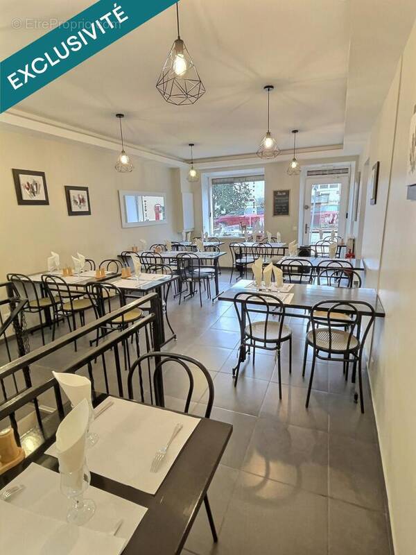 Photo 1 - Commerce à TRIEL-SUR-SEINE