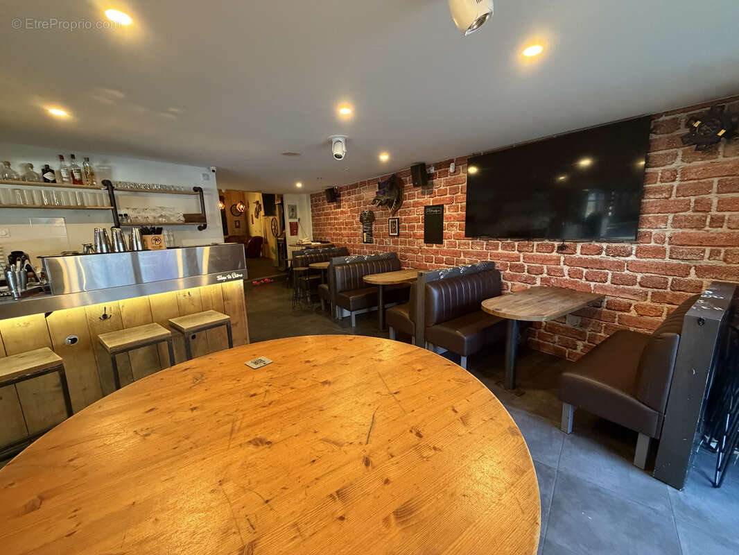 Commerce à SIX-FOURS-LES-PLAGES