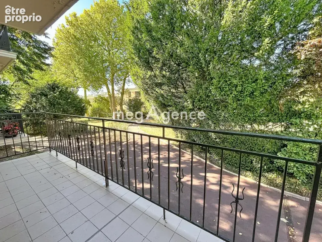Duplex 6 pièces au cœur d’un parc privé – Saint-Nom-la-Bretèche - photo 8