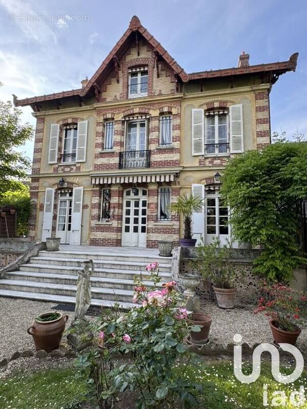 Photo 1 - Maison à CHATENAY-SUR-SEINE