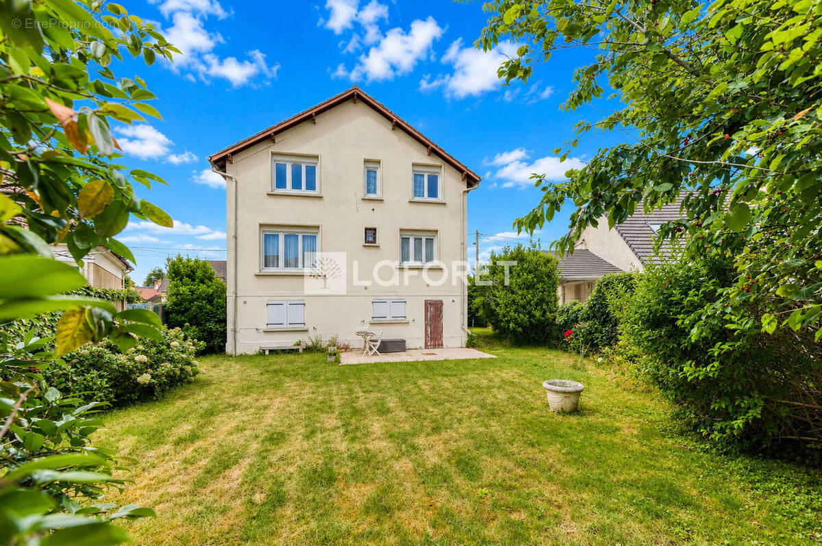 Maison à OZOIR-LA-FERRIERE
