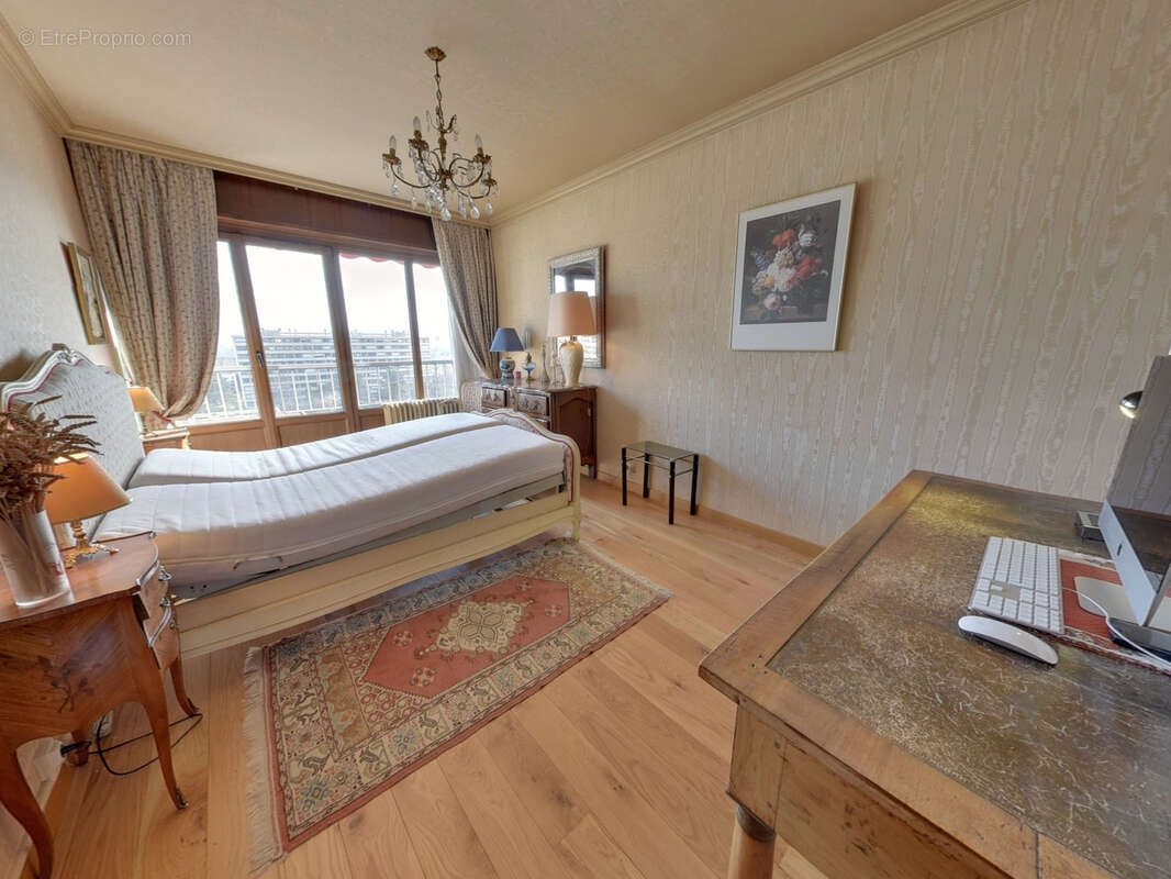 Superbe 5 pieces + cuisine en dernier etage avec 3 chambres dans copro ravalée echirolles domaine jean jaures - photo 5