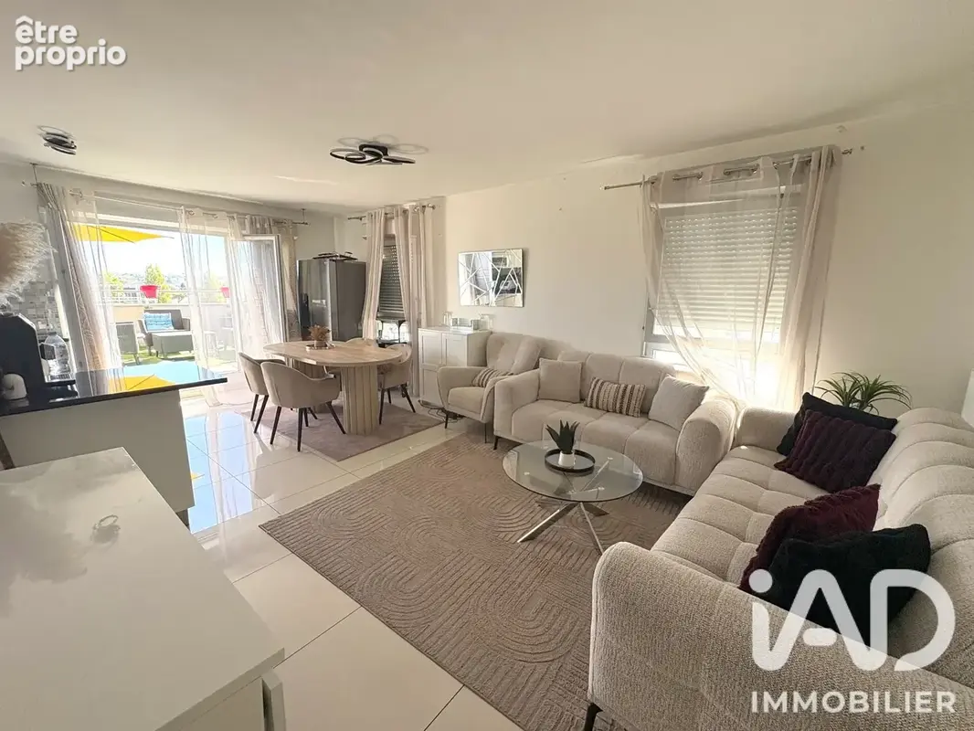 Photo 1 - Appartement à LES PAVILLONS-SOUS-BOIS
