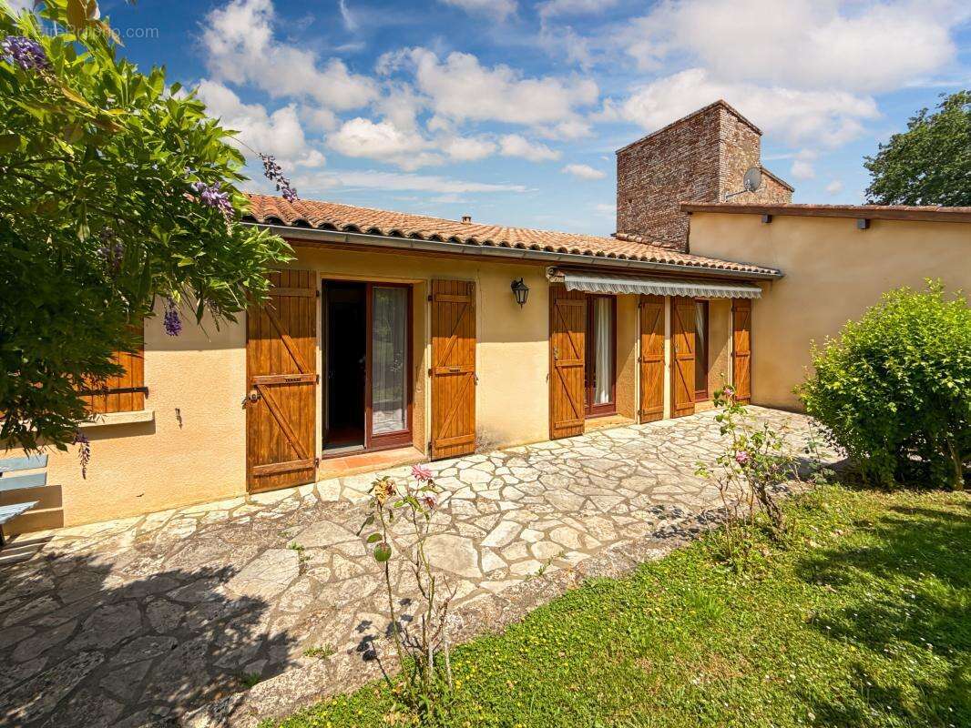 Maison à SEGOUFIELLE