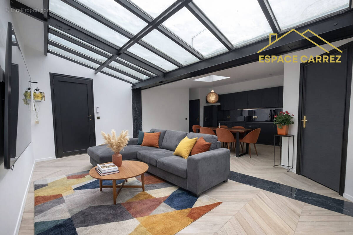 Appartement à LES LILAS