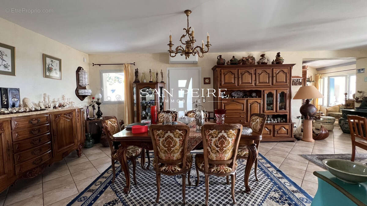 Maison à LES ISSAMBRES