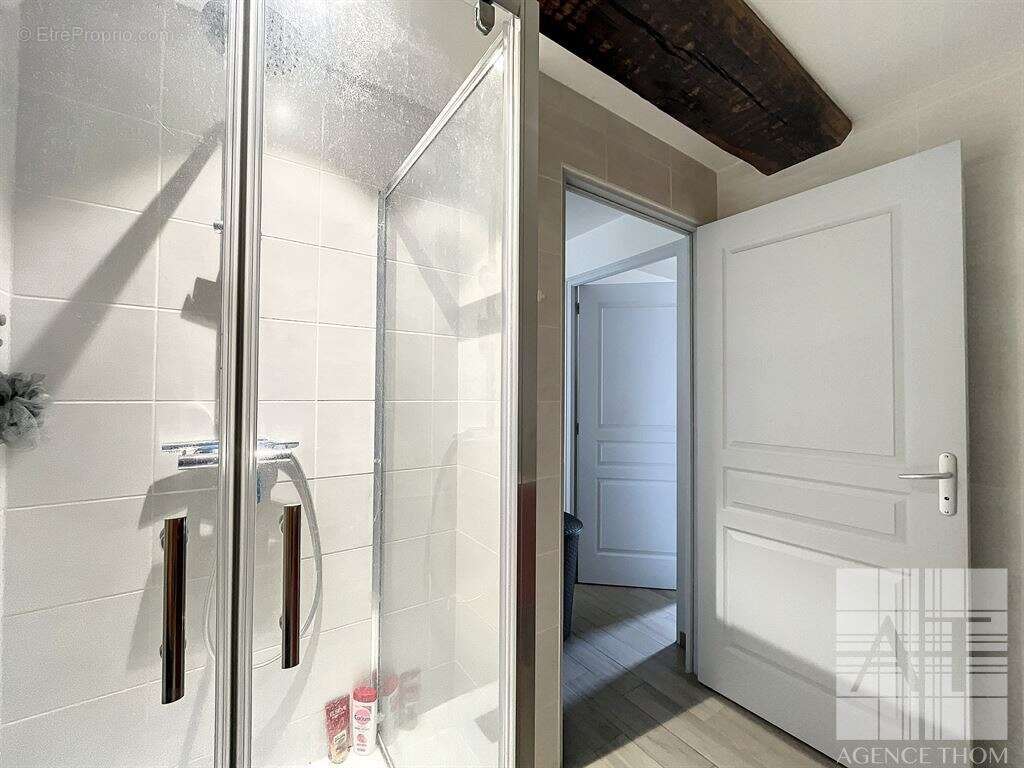 Maison à MONTREUIL-POULAY