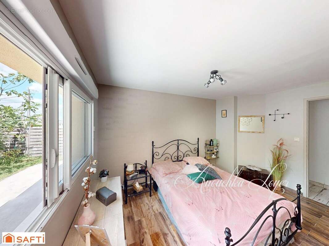 Maison 218 m² à Toulenne  - photo 9