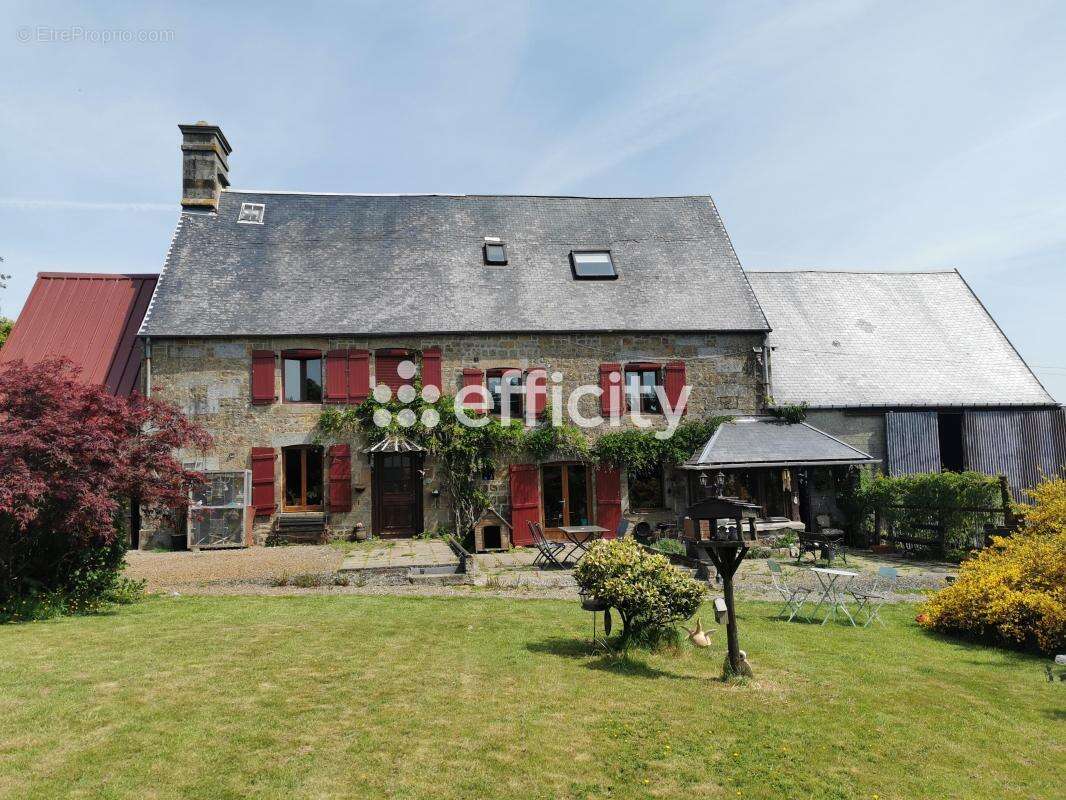 Maison à SAINT-SEVER-CALVADOS