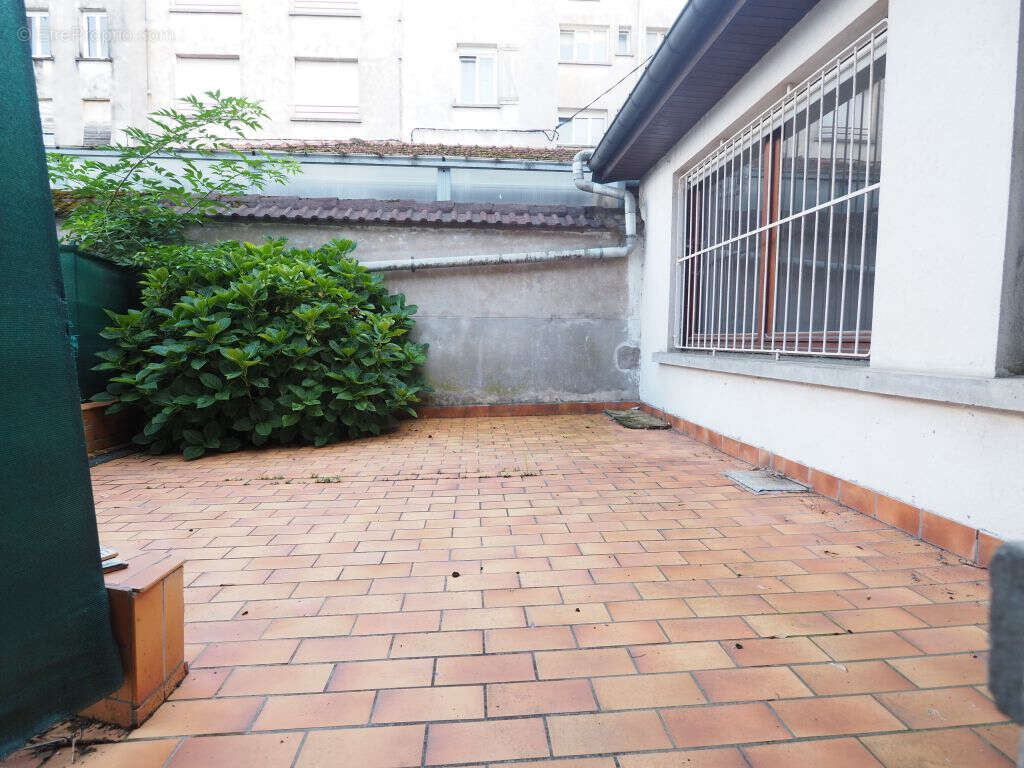 Appartement à CHARMES