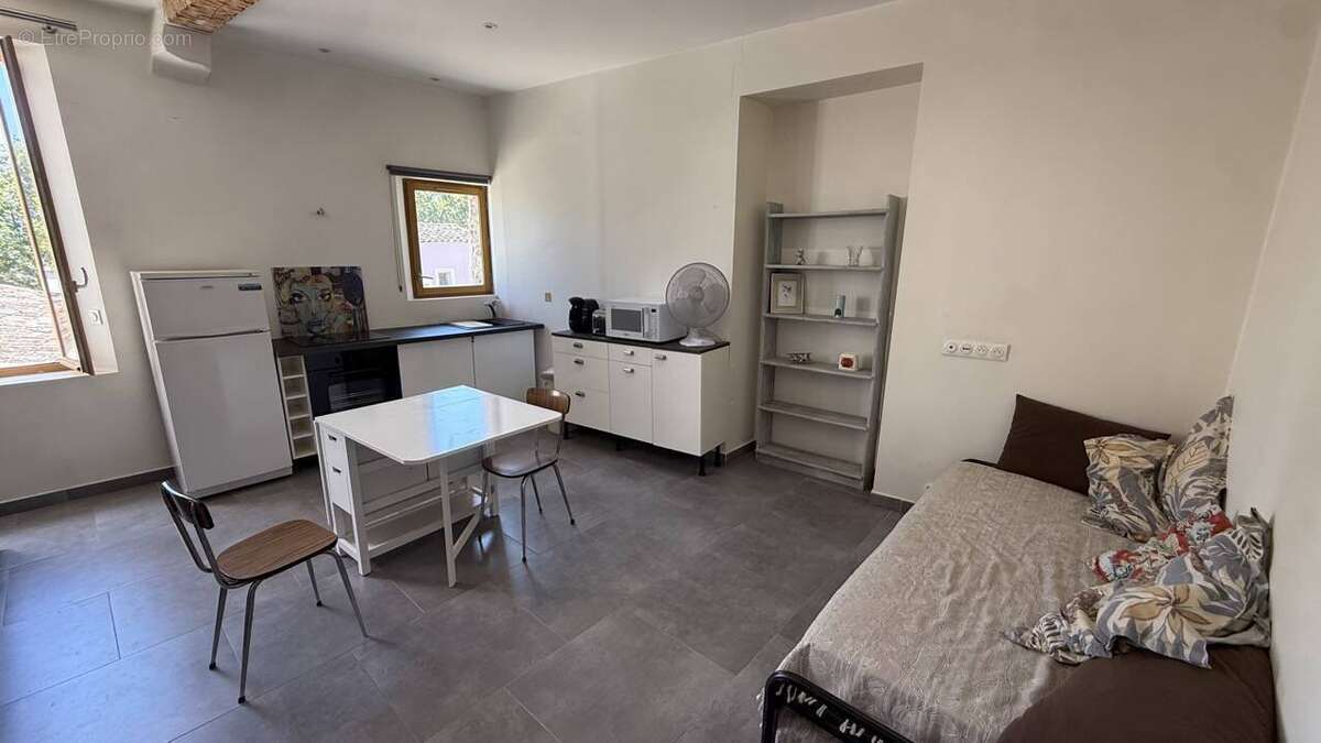 Vente à terme LIBRE sur 10ans - Appt F1 à Fréjus 83600 avec Cave - Centre ville - photo 6