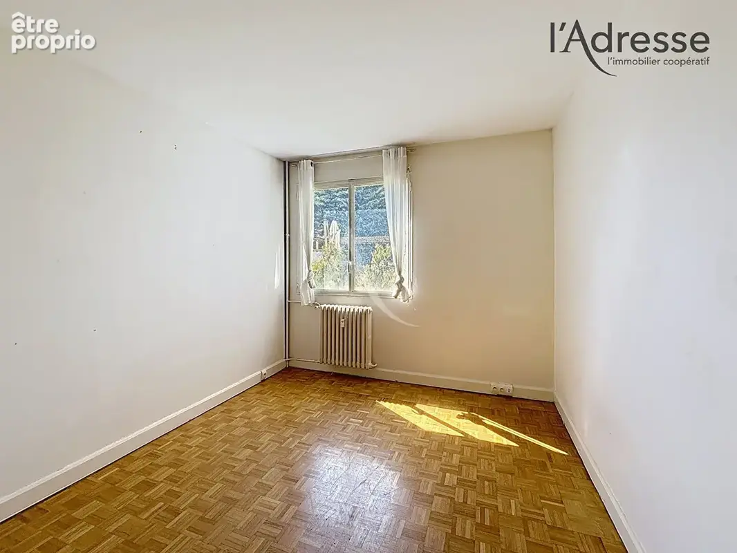Suresnes - Appartement 3 pièces 65m² - 1 Cave - TERRASSE - photo 10