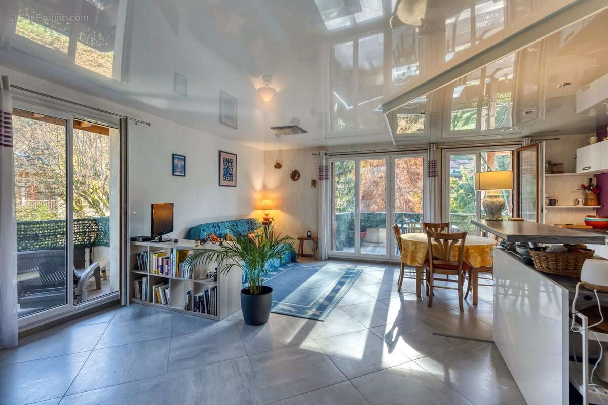 Appartement à GIERES