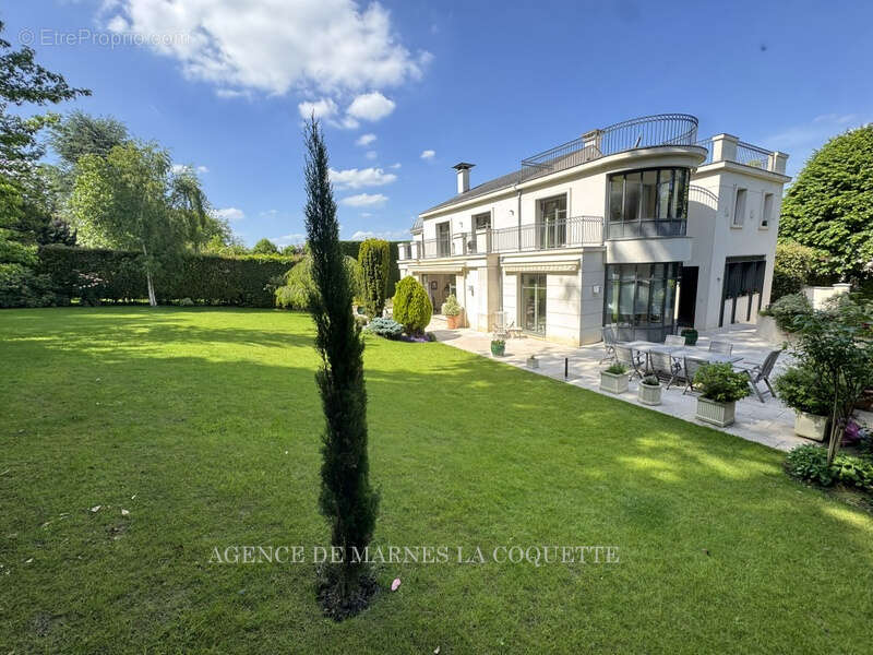 Maison à VILLE-D'AVRAY