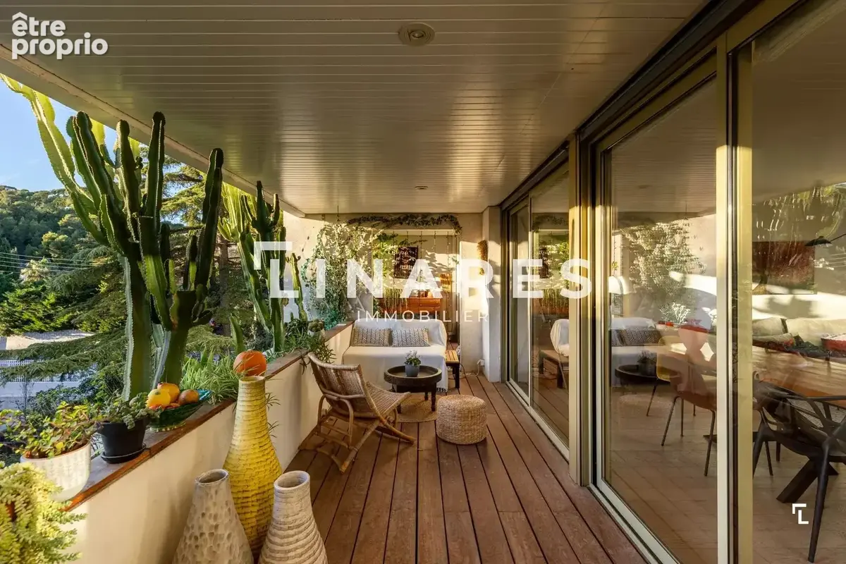 LE VOYAGE - Appartement T4 de 122m² - Terrasse - Cave - 13008 - photo 2