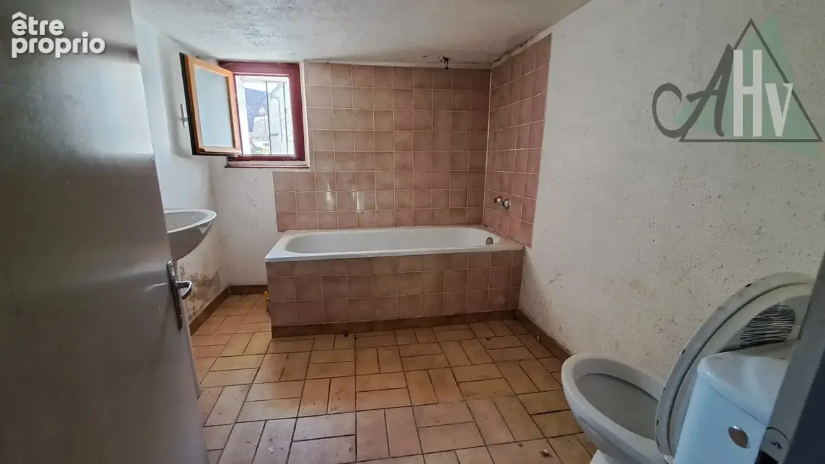 Pont sur Yonne - Maison de ville à rénover de 61,5 m2 - Idéal investisseur - photo 7