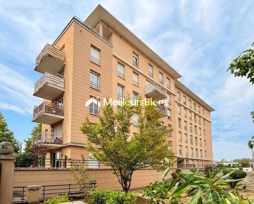Appartement à SAINT-OUEN-L'AUMONE