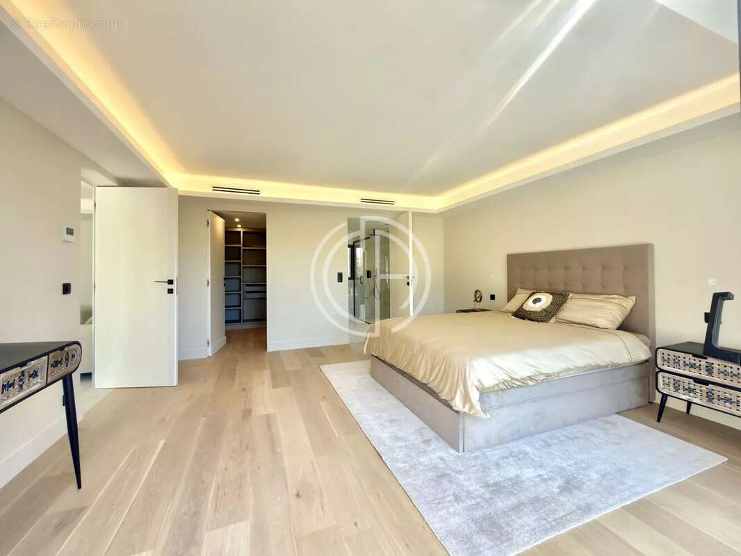 Maison à VALBONNE