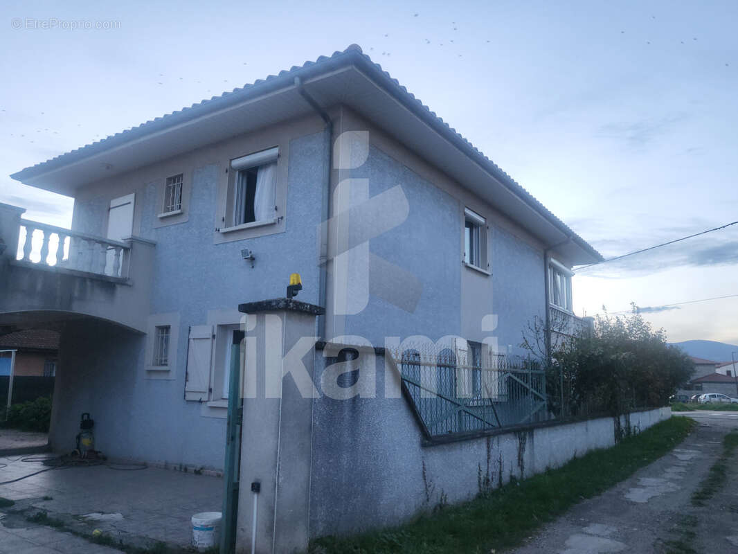 Maison à LE PEAGE-DE-ROUSSILLON
