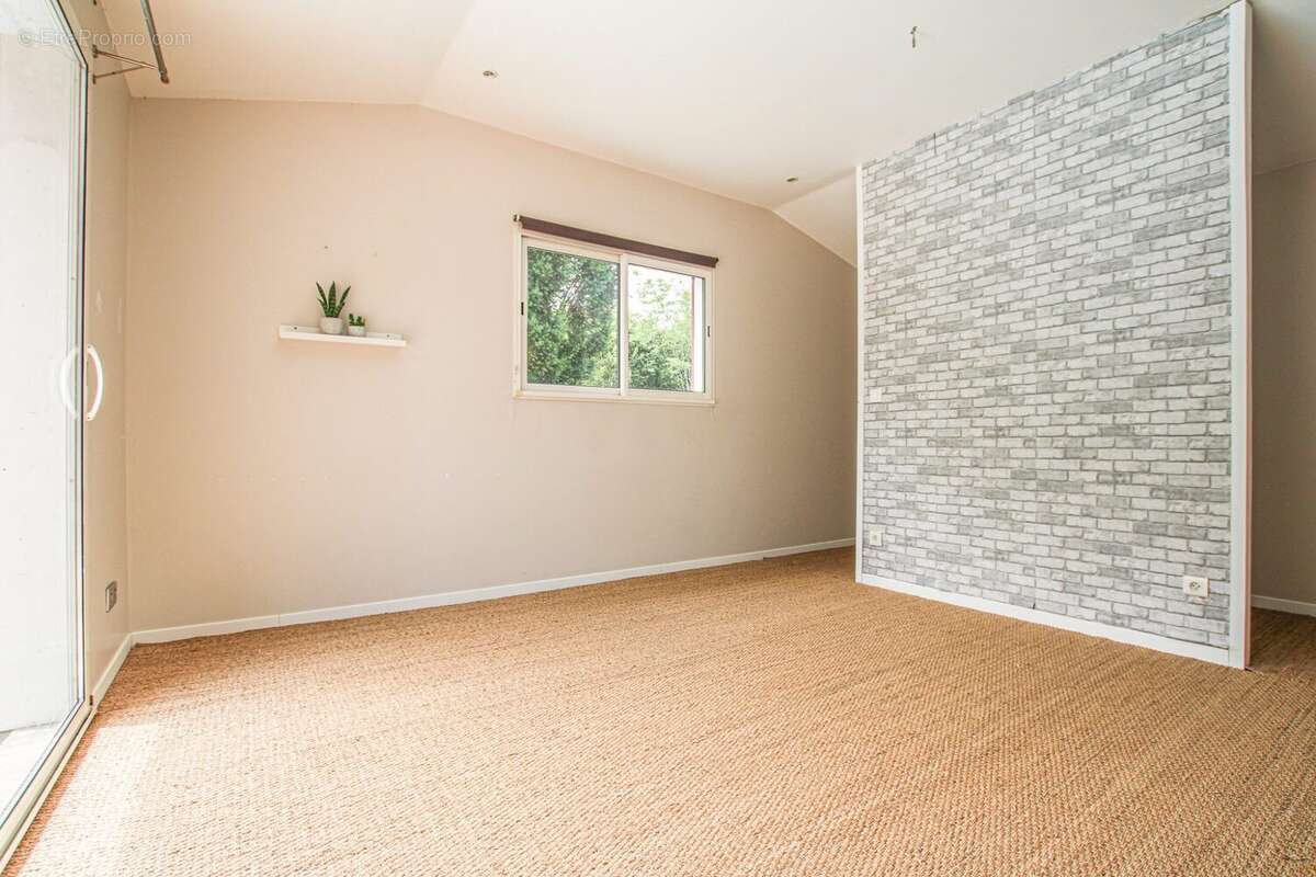 Maison 162 m² à Pugnac  - photo 8