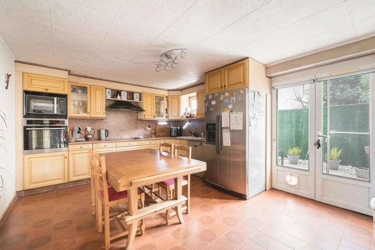 Maison à MAUGUIO