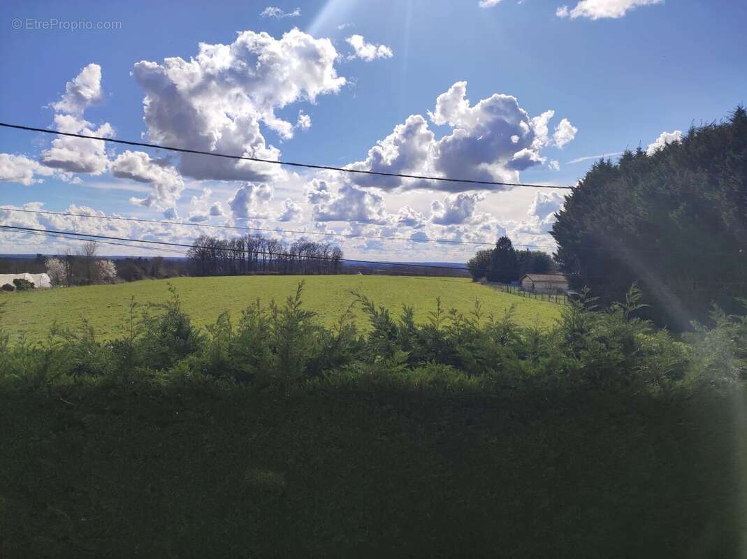 Maison à PIEGUT-PLUVIERS