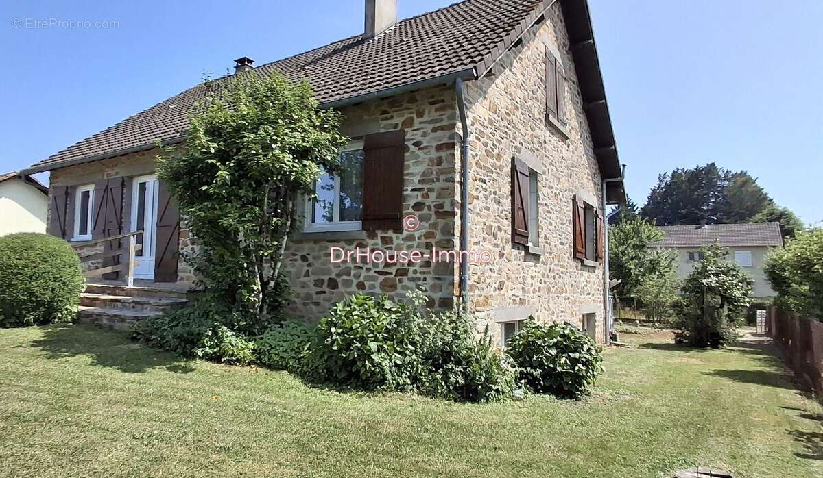 Maison à LANOUAILLE
