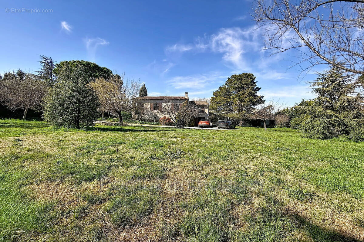 Maison à SAINT-SATURNIN-LES-AVIGNON