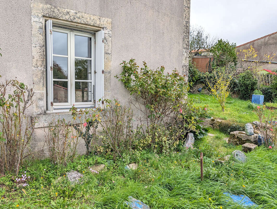 Maison à LA MOTHE-SAINT-HERAY