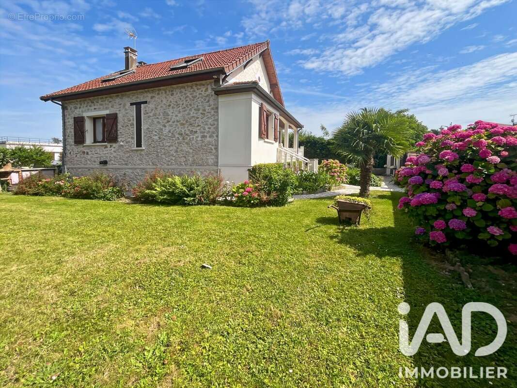 Maison 110 m² à Brie-Comte-Robert  - photo 8