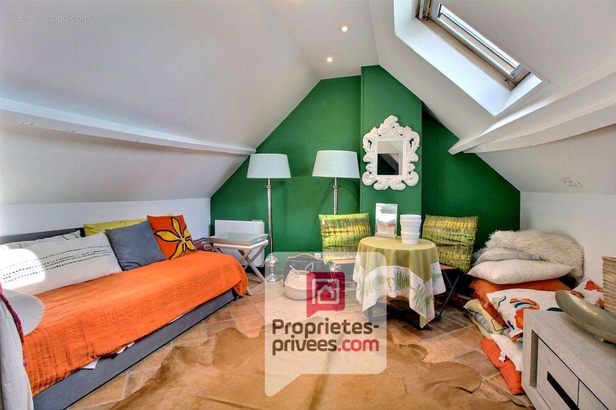 Maison à FERRIERES-EN-GATINAIS