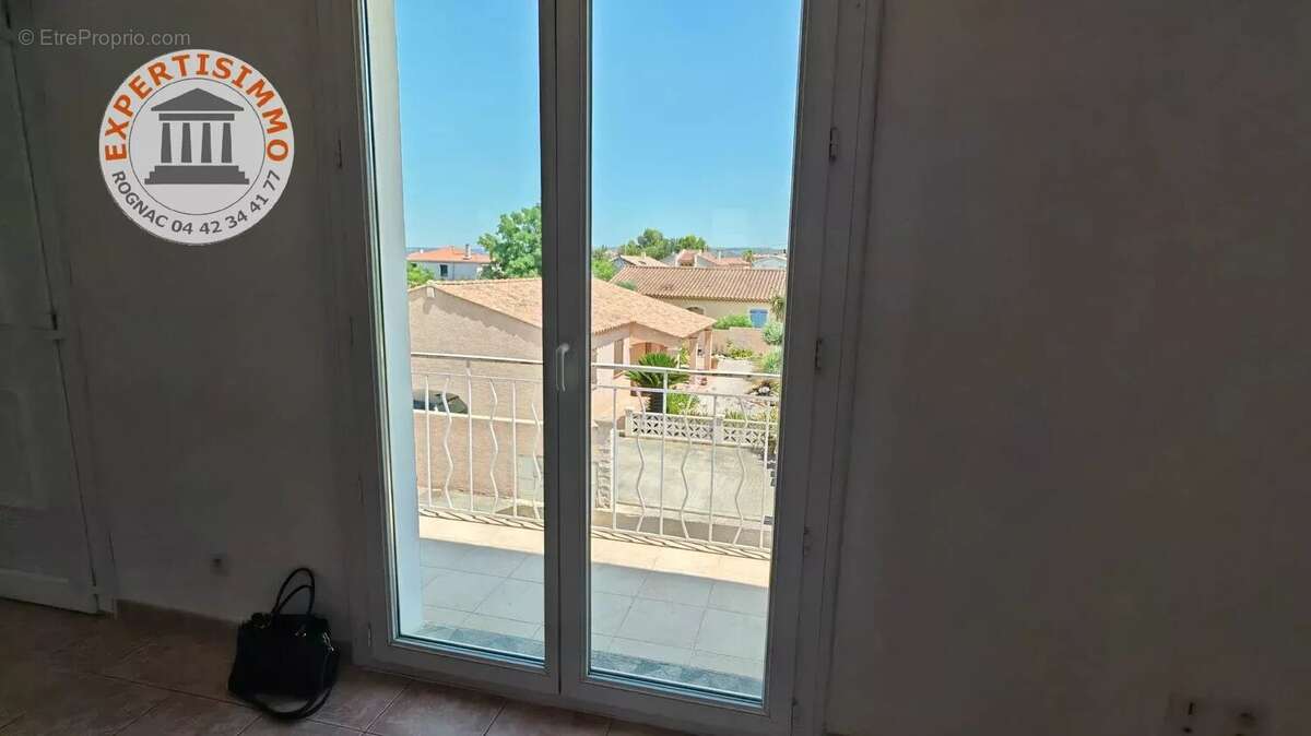 Appartement à CHATEAUNEUF-LES-MARTIGUES