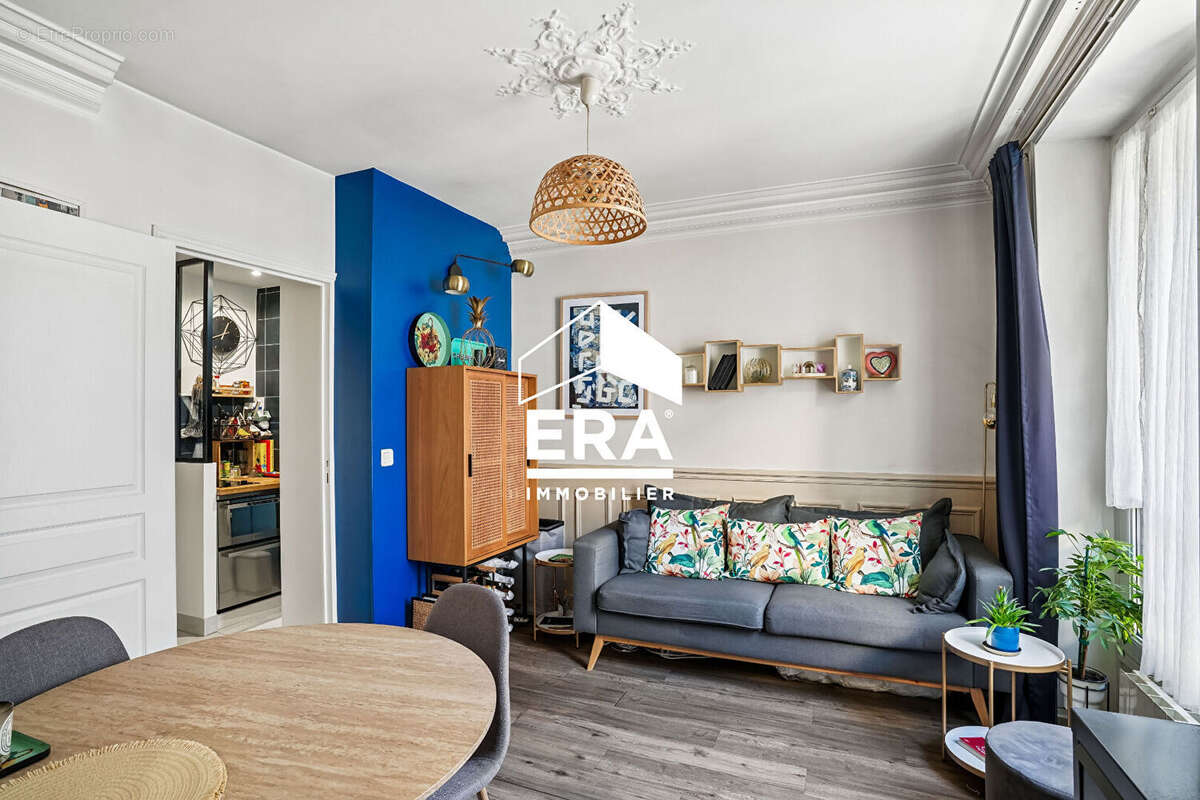 Appartement à PARIS-17E