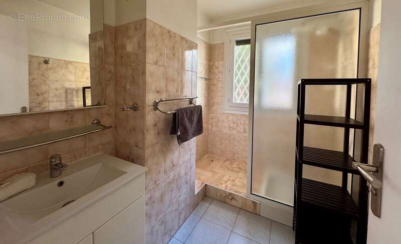 Appartement à VALLAURIS