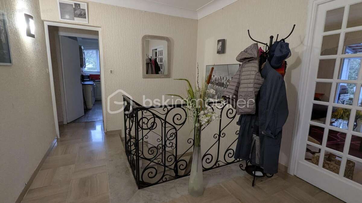 Maison 6 pièces avec piscine - photo 3