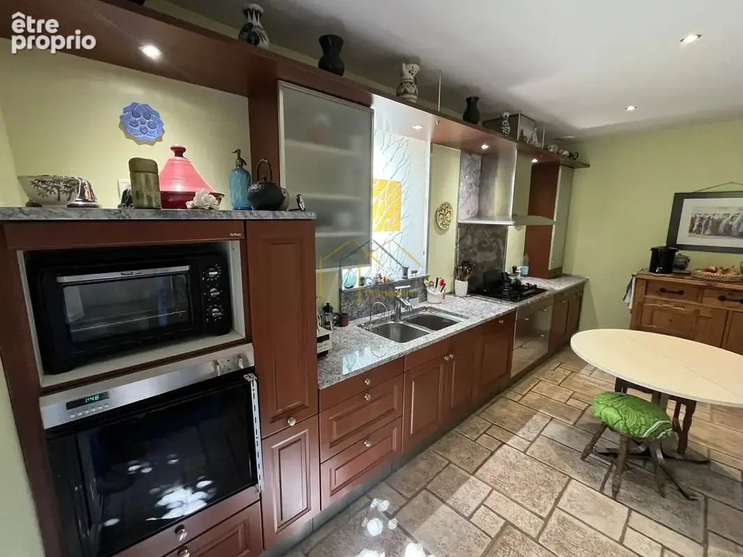 Maison de type vigneronne de 205m2 avec jardin et piscine - photo 18