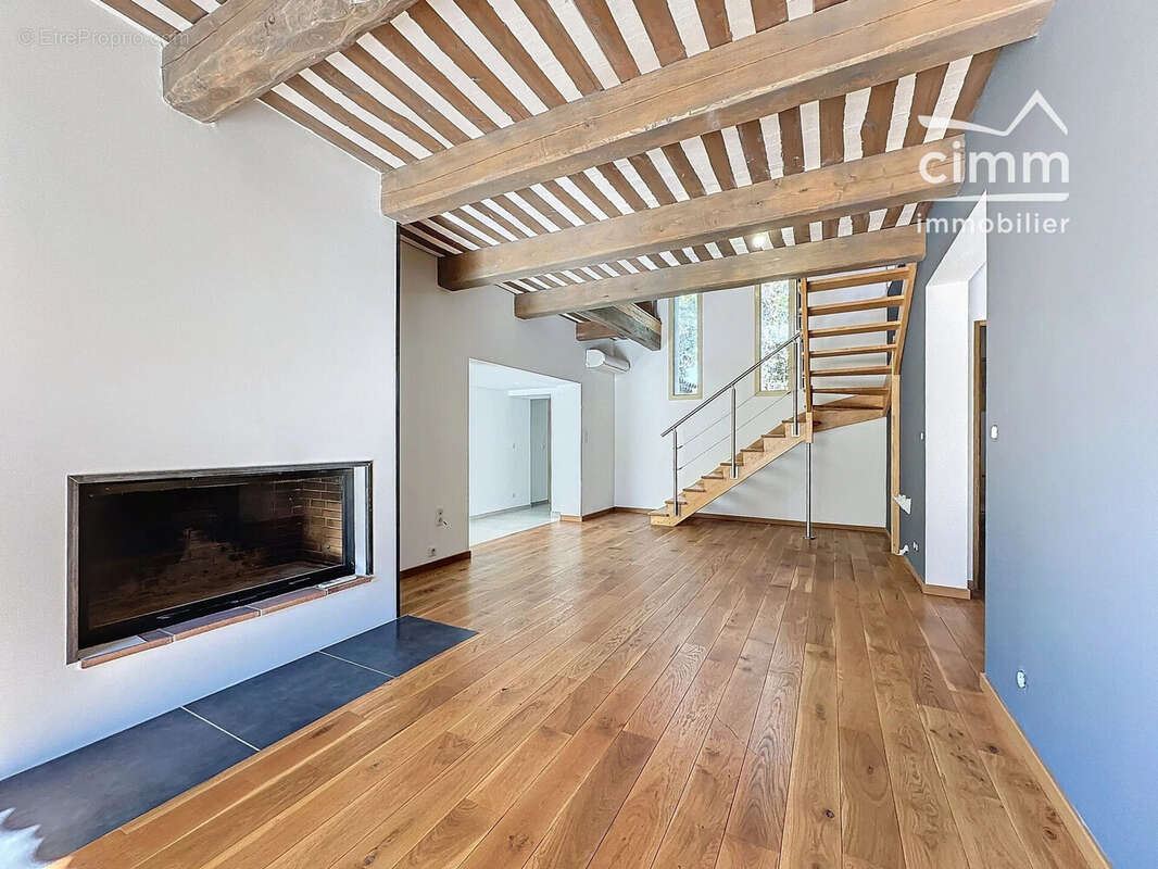 Maison à L'ISLE-SUR-LA-SORGUE