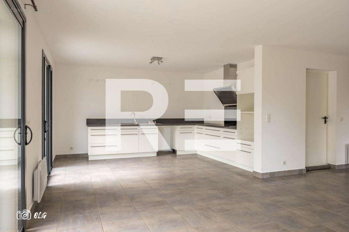 Maison à COMBAILLAUX