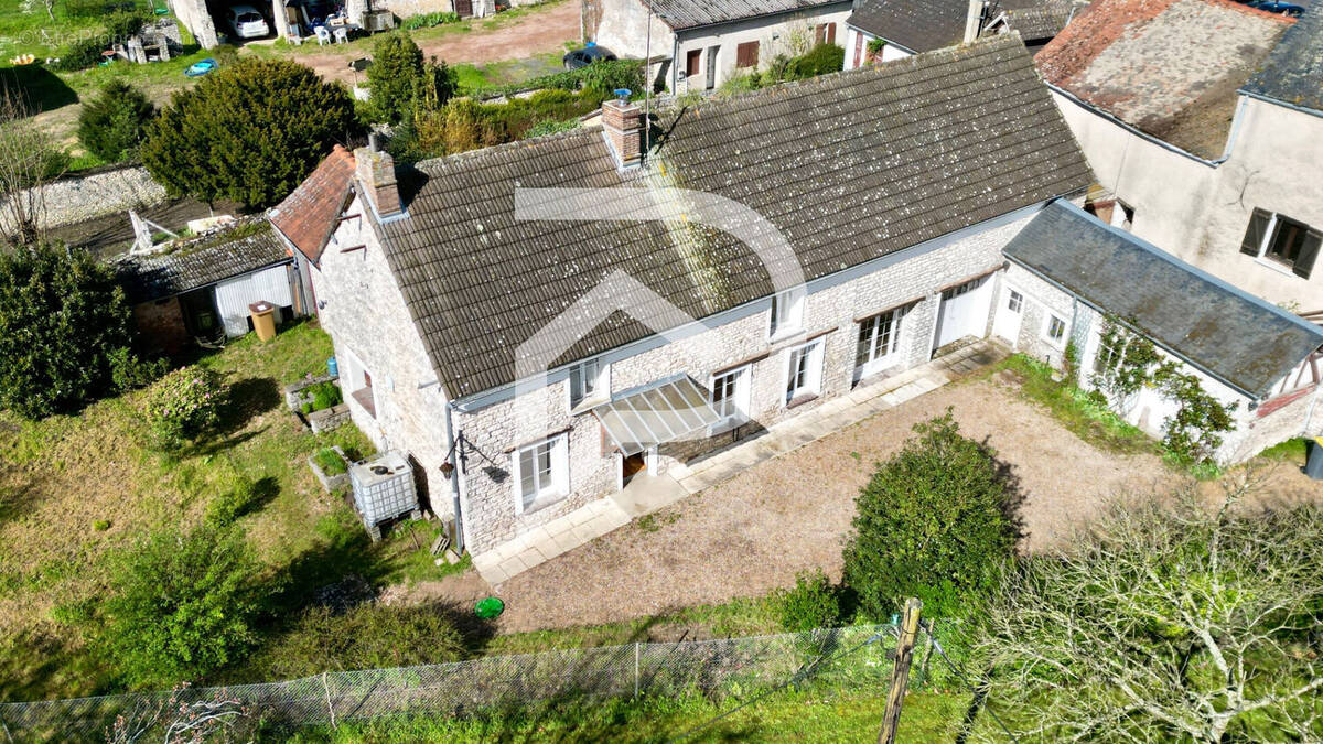 Maison à BUEIL