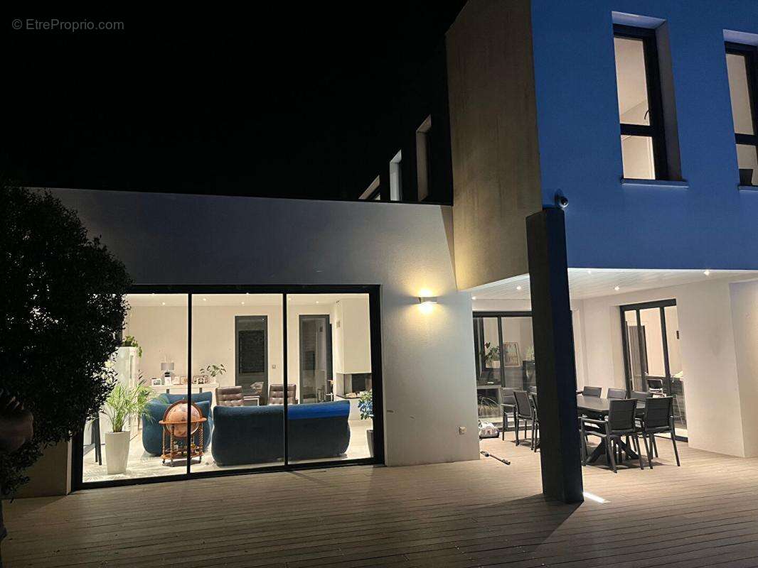 Villa contemporaine à Balma 210 m2, avec piscine et jacuzzi - photo 17