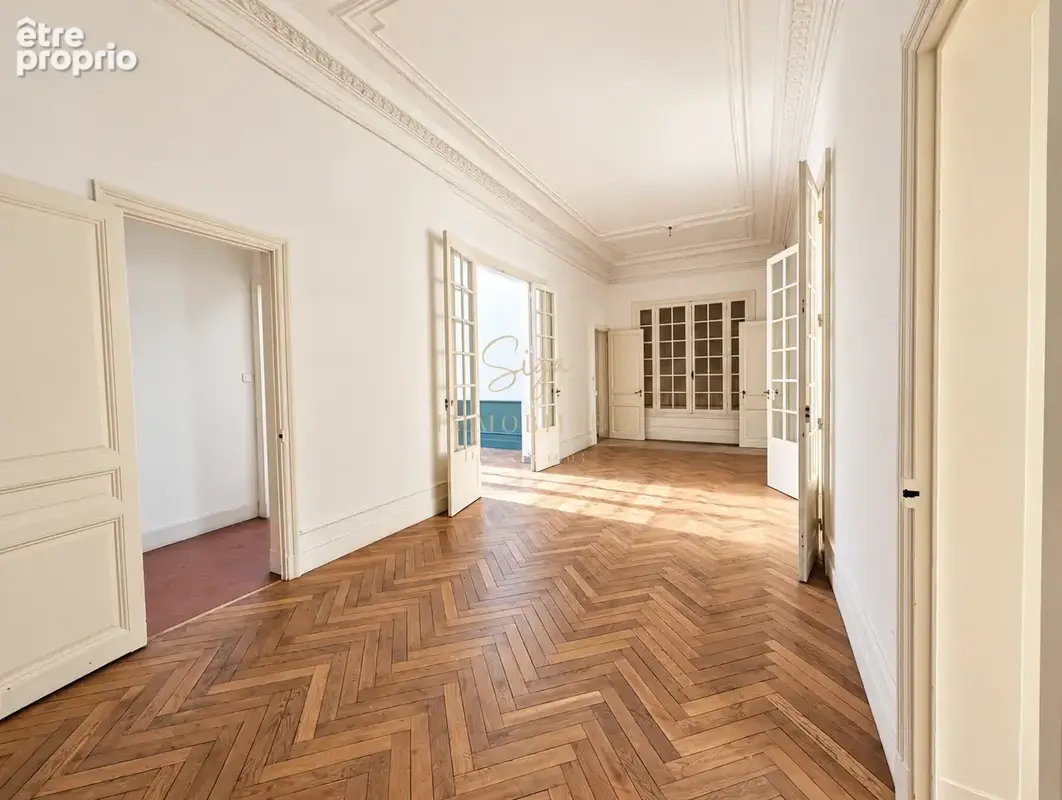 Marseille 8ᵉ   Rue Paradis  Appartement bourgeois de 207 m2 avec jardin privatif de 178 m2 - photo 6