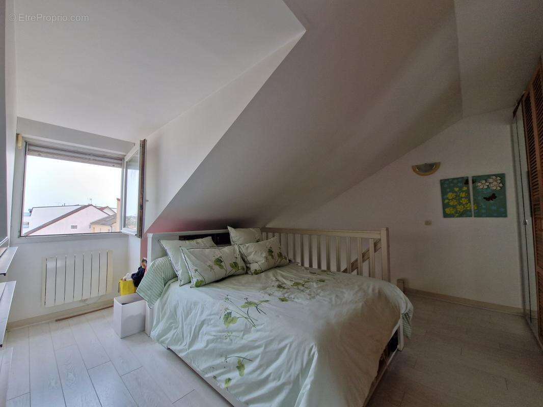 Appartement à SAINTE-GENEVIEVE-DES-BOIS