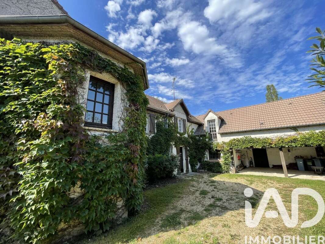 Maison 372 m² à Saint-Hilarion  - photo 5