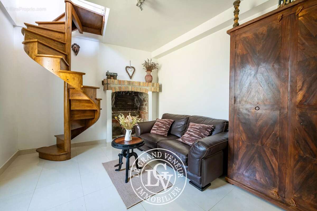 Proche barbizon - propriété traditionnelle et dépendance - 4 chambres - garage double - cave - piscine - jardin paysager - photo 38